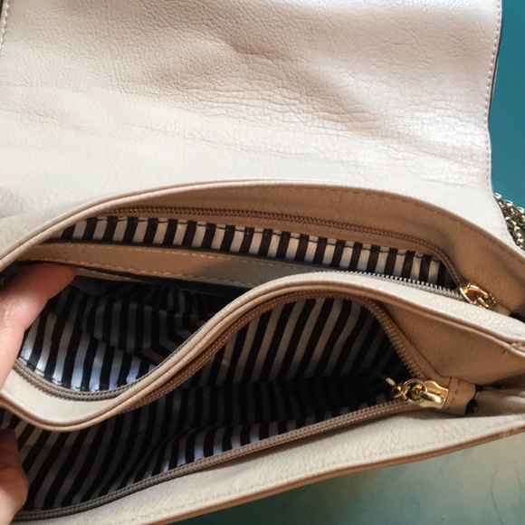 Blush-Cream crossbody bow purse - Picture 5 of 10